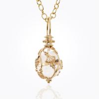 temple st. clair	18k royal bee pendant