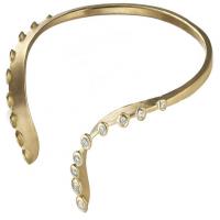 crested cuff in gold with diamonds
