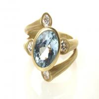 star cluster ring in yellow gold with aquamarine and diamonds