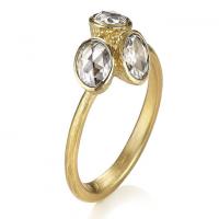 bouquet ring in gold with 3 diamonds