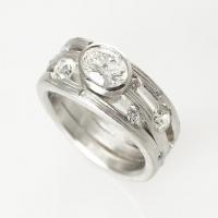 whisper ring in gold with diamonds