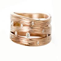 triple wave band in red gold with diamonds