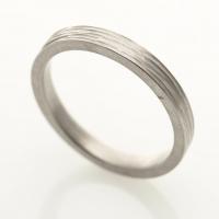 flat men's band in white gold with branch texture