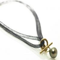 mesh chain with 18k yellow gold toggle and tahitian pearl