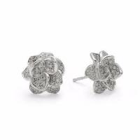 safrano studs
