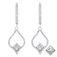 14k White Gold Dangling Earrings with Round Brilliant Cut Diamonds