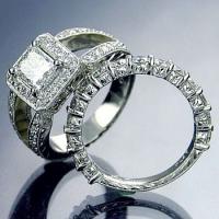 1021 – diamond engagement ring & wedding band set