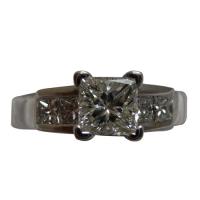 ladies diamond ring