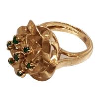 14k gold ribbon style with emerald ring
