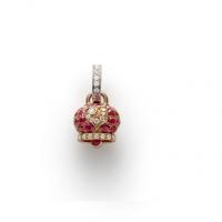 Chantecler Small campanella charm in pink gold and rubies, rooster in white gold and diamonds