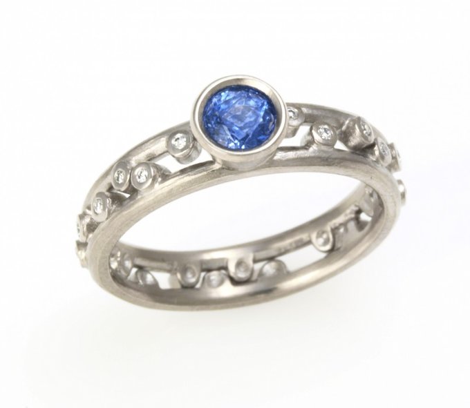 starlight ring in white gold with sapphires starlight ring in white gold with sapphires