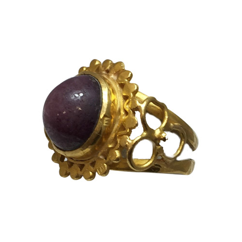 18 k cabochon ruby ring 18 k cabochon ruby ring