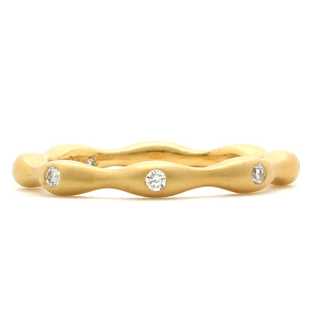 Curvy Gold Diamond Band